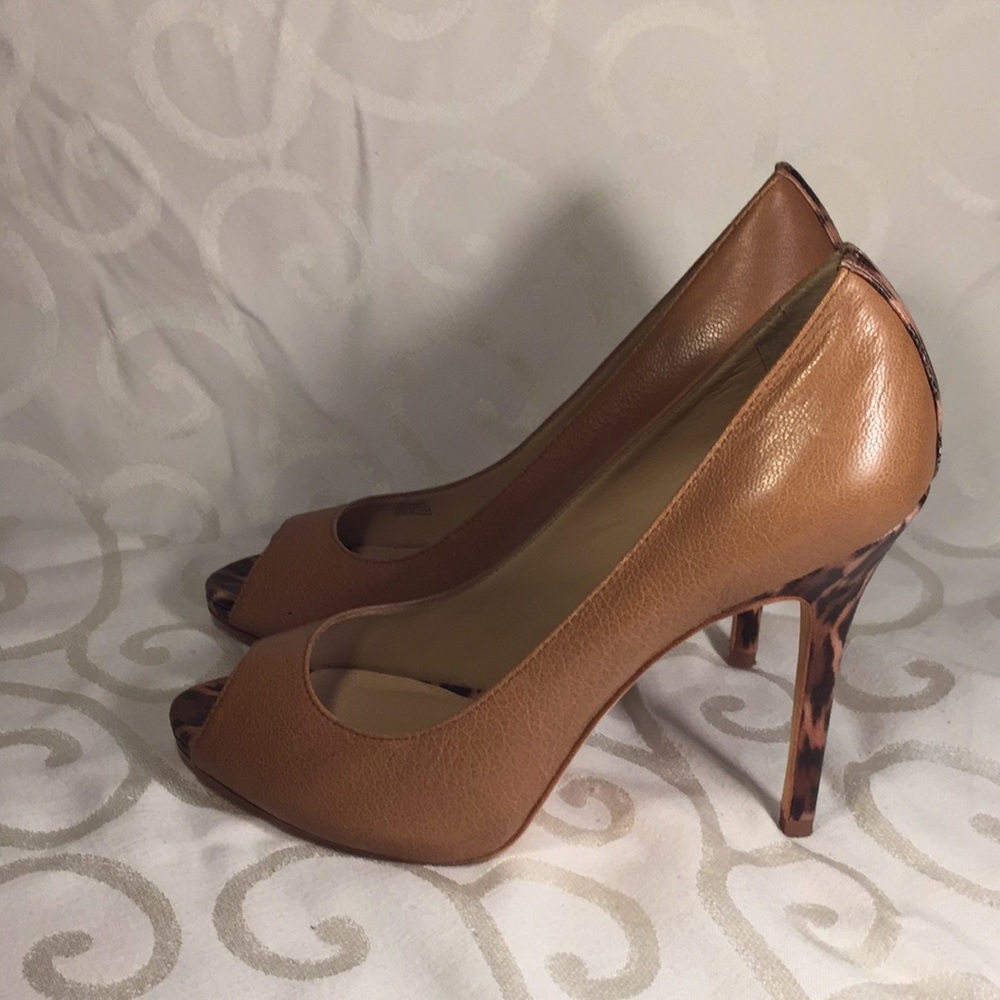 Shoes - Picture 4 of 7